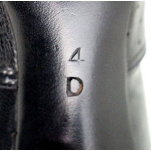 VINTAGE PERFORATED BLACK GENUINE LEATHER MID HEEL ROUND TOE PULL ON SHOES Sz 4D - Picture 10 of 11